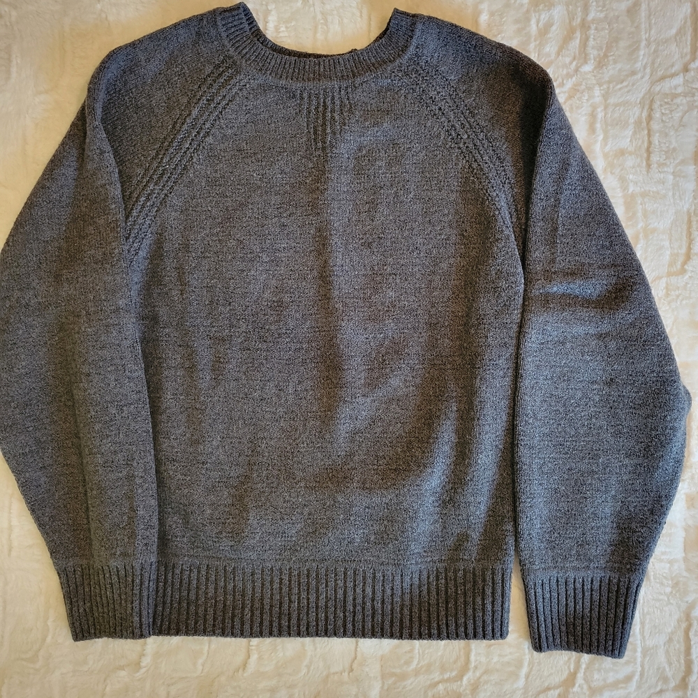 Universal Thread crewneck sweater